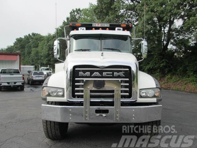 Mack GR64BR Camion ribaltabili