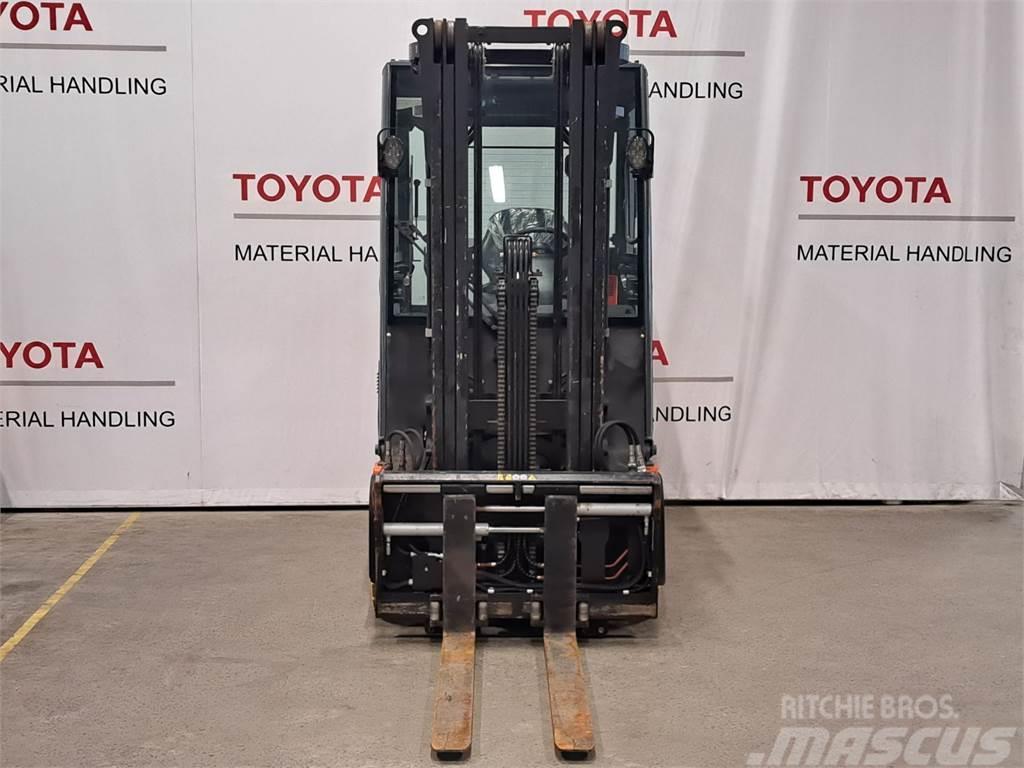 Toyota 8FBMT30 Carrelli elevatori elettrici