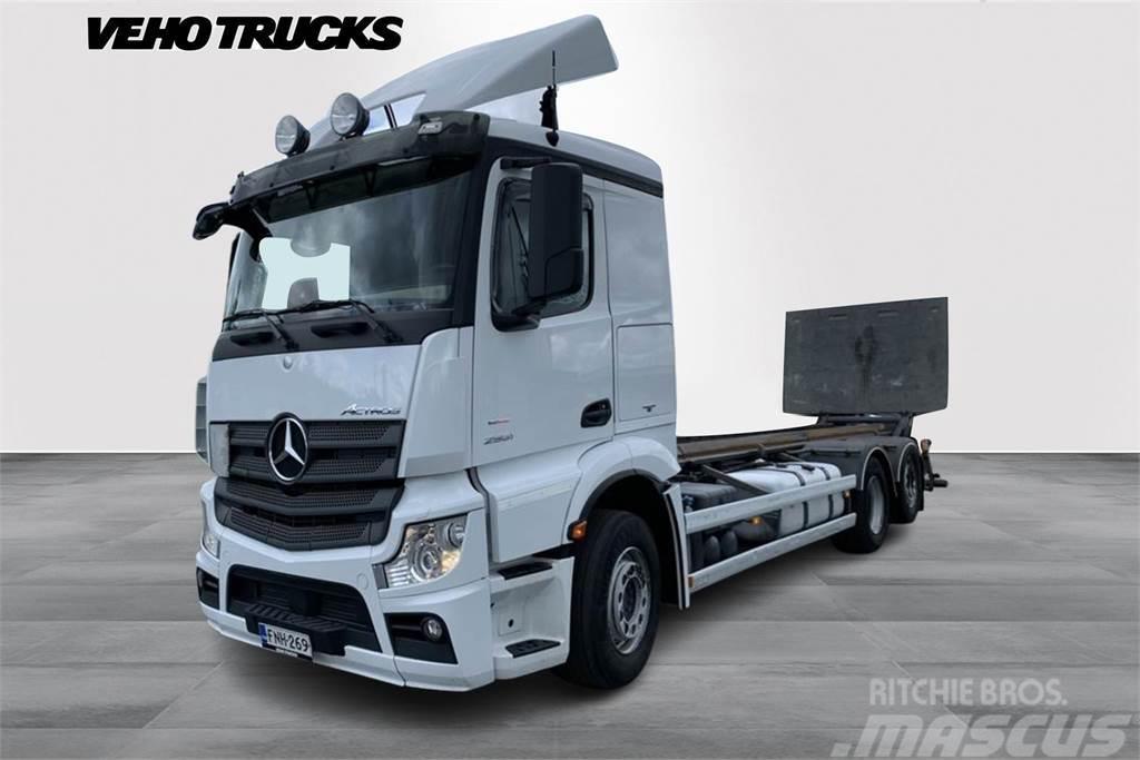 Mercedes-Benz Actros L2551 L/6x2 Camion portacontainer