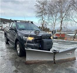 Ford Ranger with snowplow and sandspreader