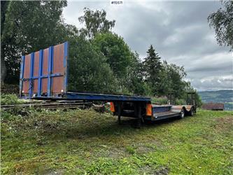 Närko 2 axle Well trailer w/ hydraulic driving bridges.