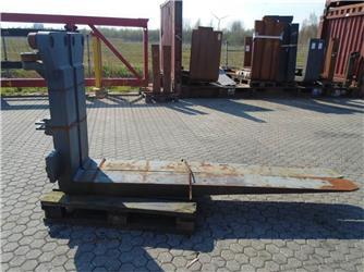  FORK Fitted with Rolls, Kissing 28.000kg@1200mm //