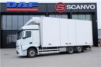 Mercedes-Benz Actros 2551 6x2*4 FNA skåpbil med Thermo-King aggr