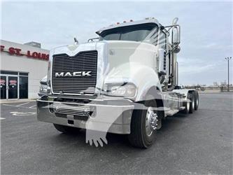 Mack TITAN TD713