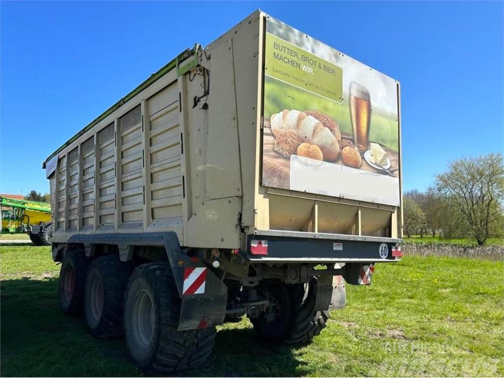 CLAAS Cargos 760 Carri per la granella