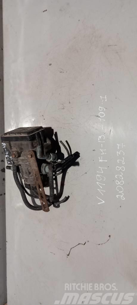 Volvo FH13.440 EBS brake valve 20828237 Freni