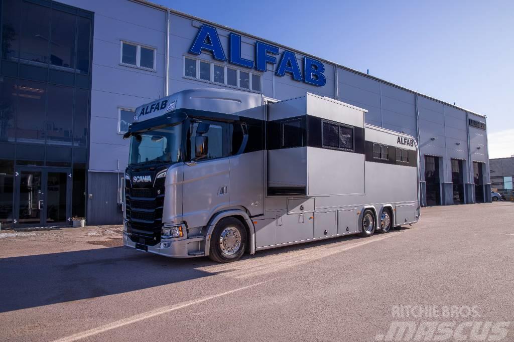 Scania V8 Hästlastbil med uppskjut och utskjut ALFAB Limi Camion per trasporto animali