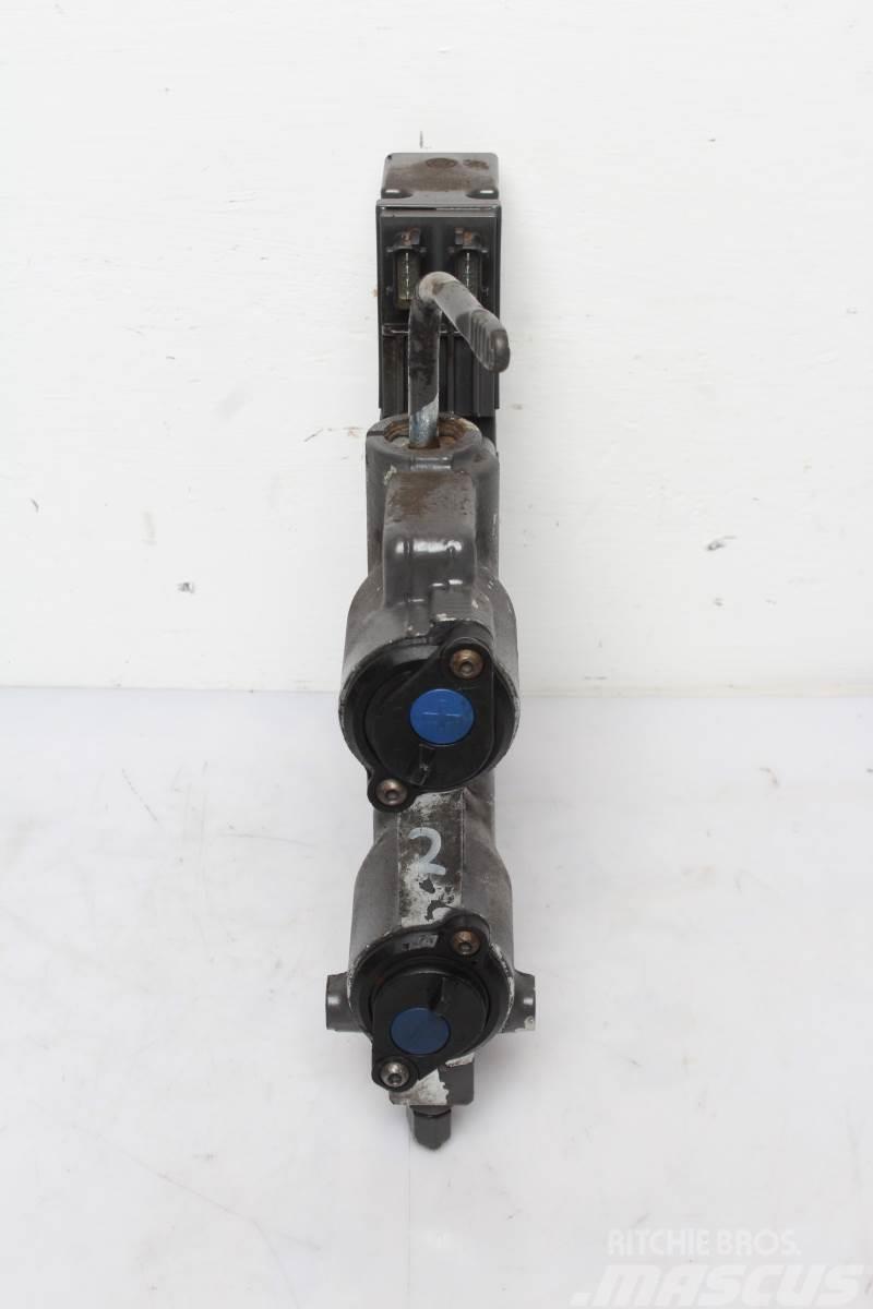 Valtra S374 Remote control valve Componenti idrauliche