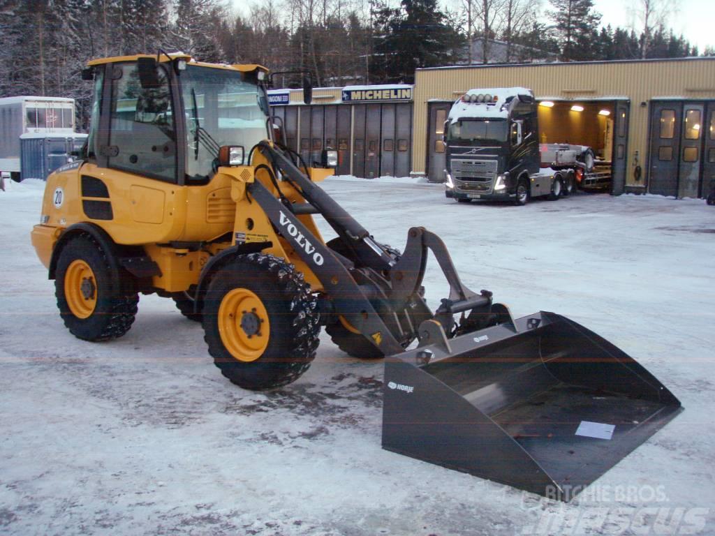 Volvo L 20 F med A/C Pale gommate