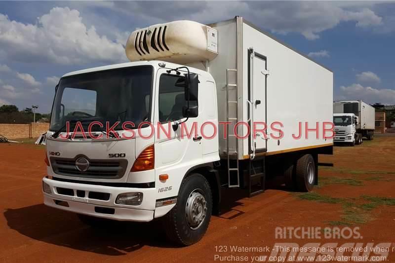 Hino 500,1626, WITH INSULATED BODY AND MT450 UNIT Camion altro