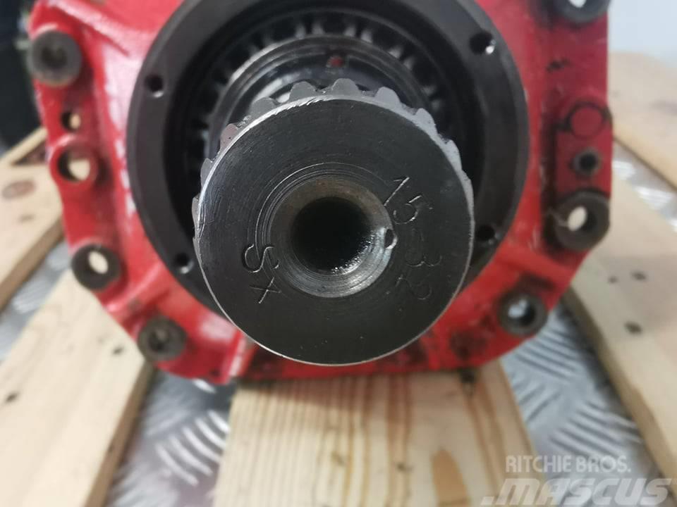 Manitou MLT 626 {Carraro15X32 front differential Assi