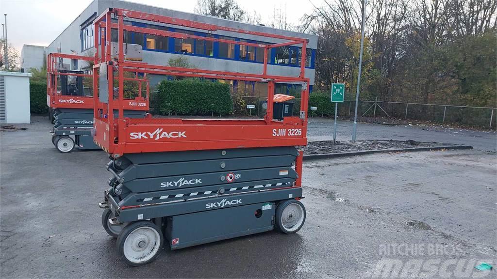 SkyJack SJIII3226 Piattaforme a pantografo