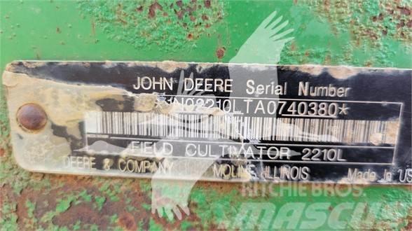 John Deere 2210 Coltivatori