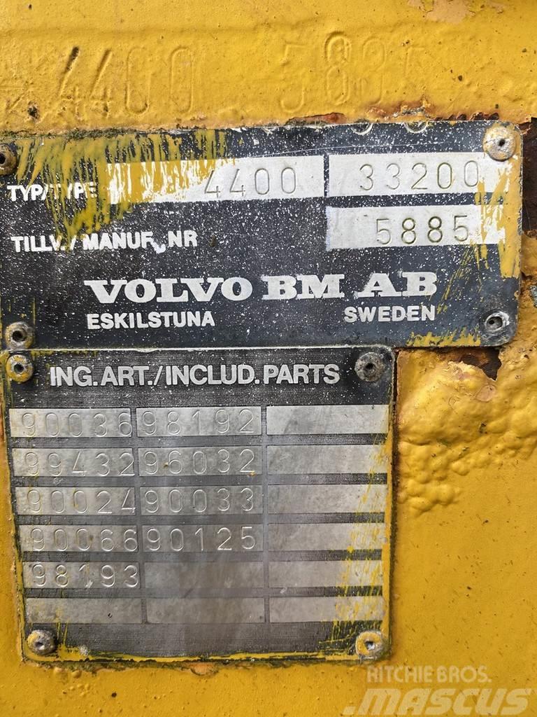 Volvo BM 4400 Pale gommate
