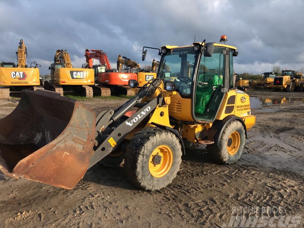 Volvo L 25 HS Pale gommate