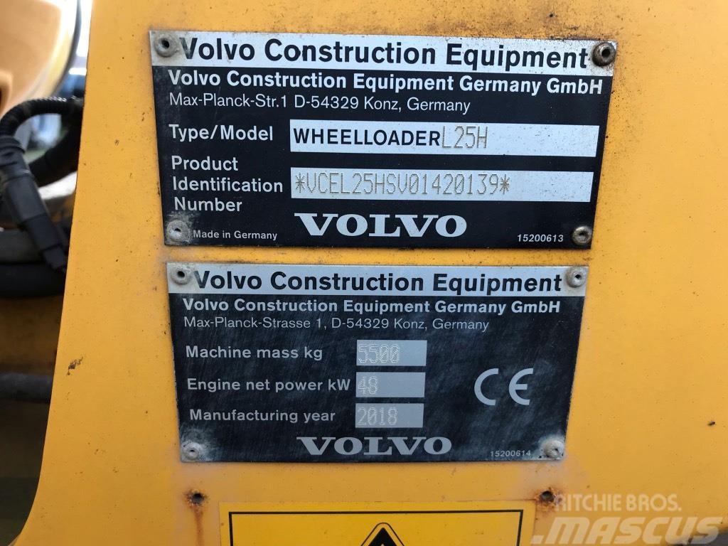 Volvo L 25 HS Pale gommate
