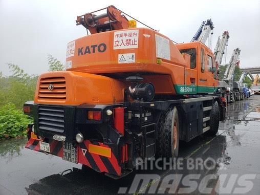 Kato KR25H-V5 Gru per terreni difficili