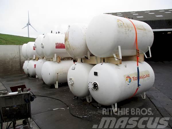 LPG GAS GASTANK 2700 LITER Semirimorchi cisterna
