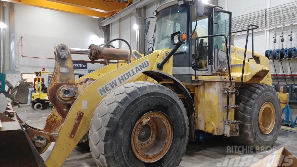 New Holland 270 Pale gommate