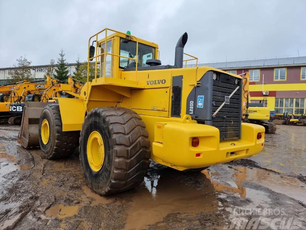 Volvo L 220 D Pale gommate