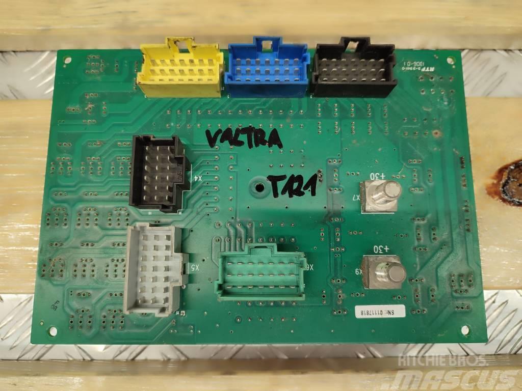 Valtra Fuse board V37370100 VALTRA T121 Componenti elettroniche