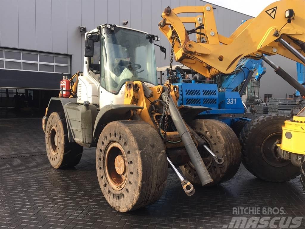 Liebherr L 538 (For parts) Pale gommate
