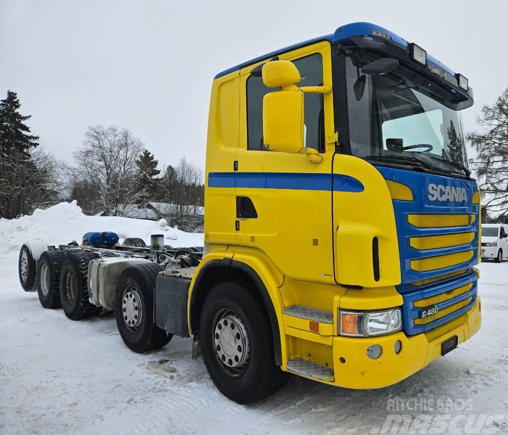 Scania G480 10x4 Valmistuu Metsäkoneenkuljetusautoksi Camion per il trasporto di macchine forestali