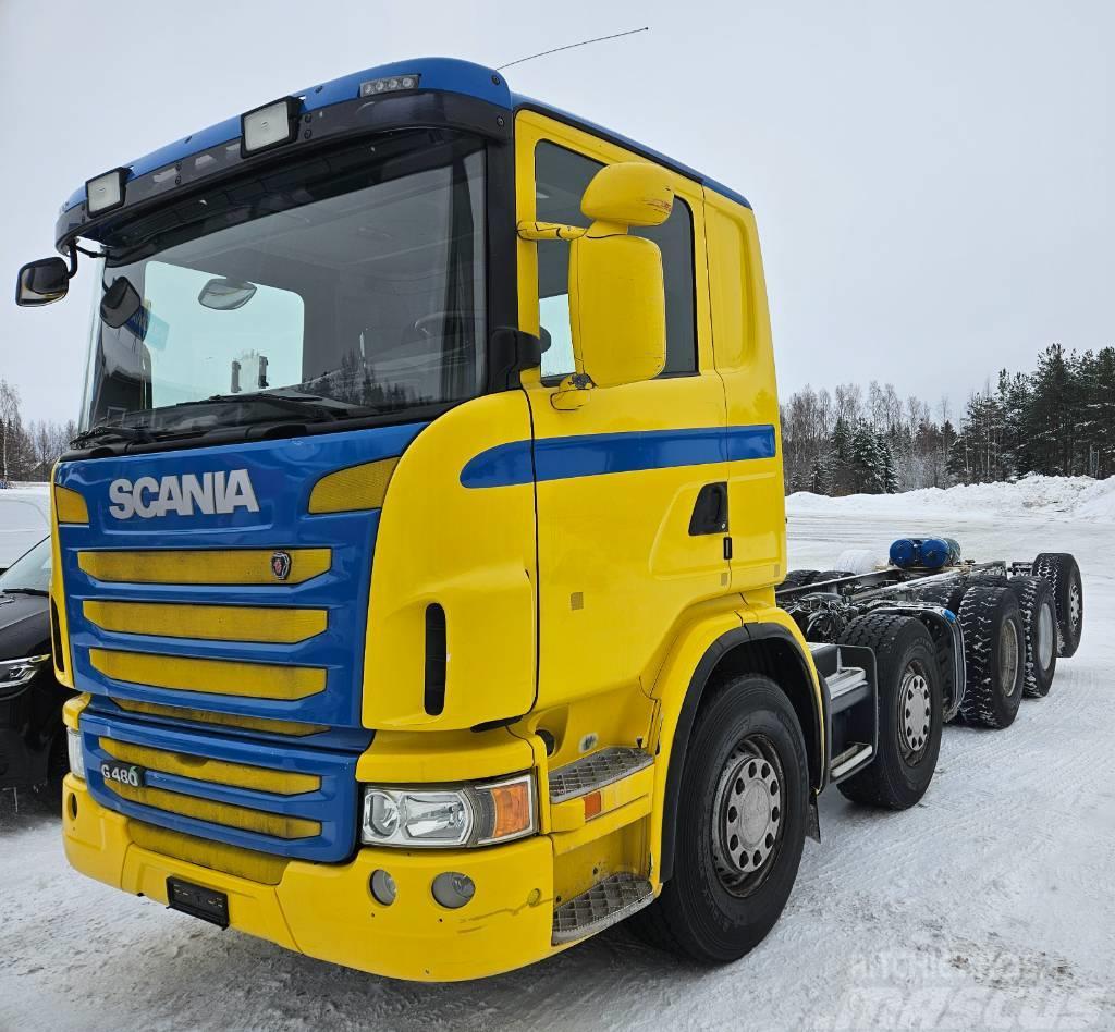 Scania G480 10x4 Valmistuu Metsäkoneenkuljetusautoksi Camion per il trasporto di macchine forestali