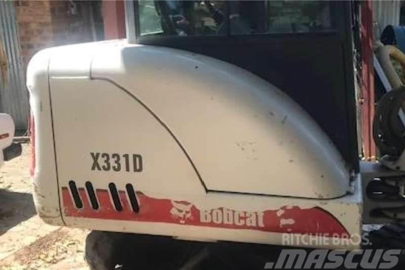 Bobcat X331D 3.1 Ton Excavator Trattori