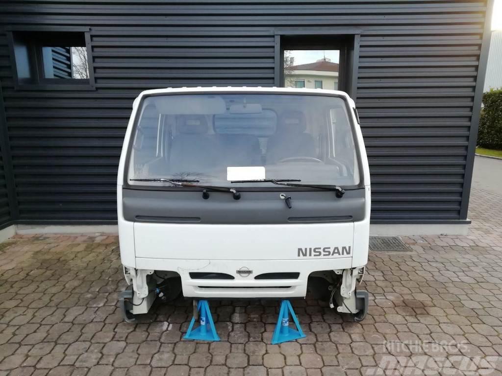Nissan CABSTAR (1996-2006) Cabine e interni