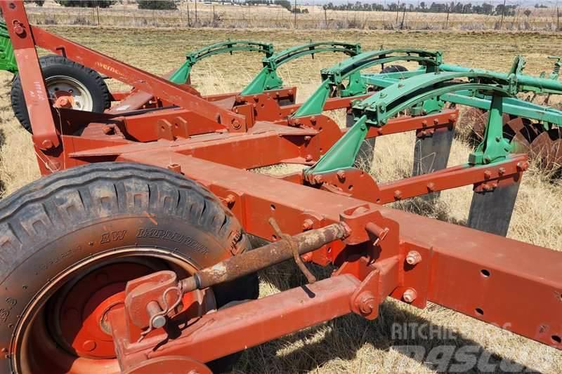 Kverneland 4 Tooth CHISSEL PLOUGH Camion altro