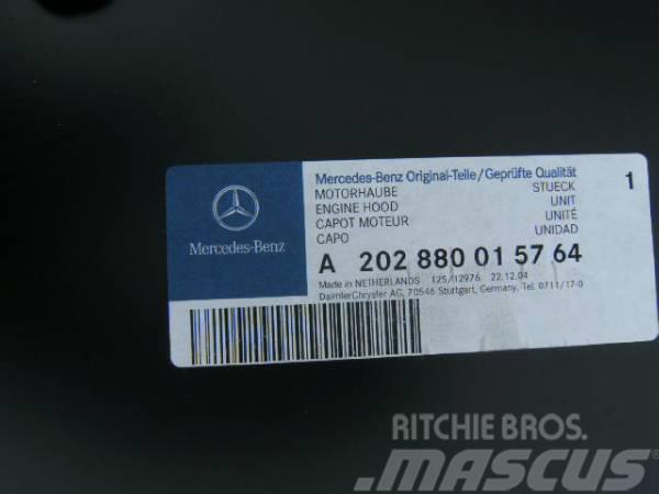 Mercedes-Benz Motorhaube C-Klasse Cabine e interni