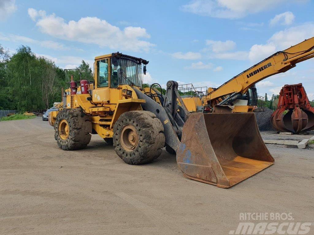 Volvo L 180 D Pale gommate