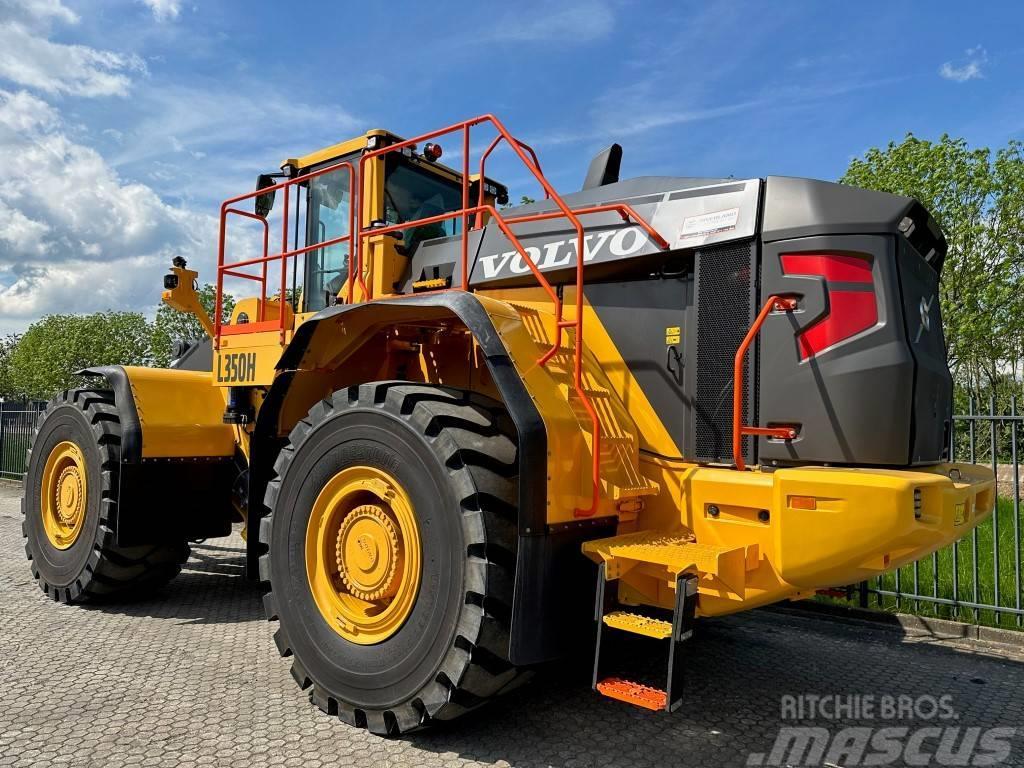 Volvo L350H from 2023 with factory CE Pale gommate