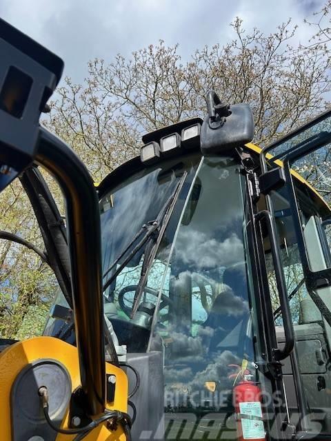 JCB 457HT Fully Prepared and Ready for Work Pale gommate