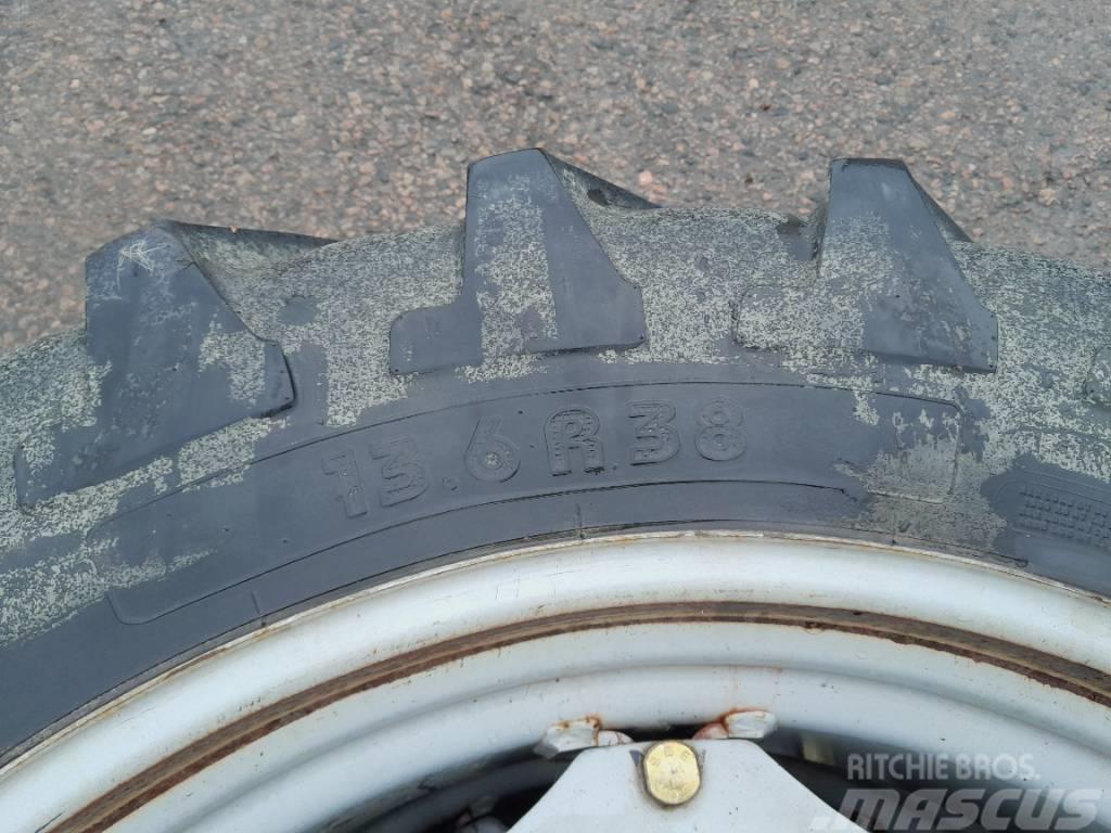 Michelin 13,6R38 Hjul Pneumatici, ruote e cerchioni