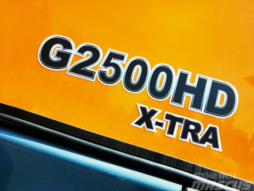GiANT G2500 X-TRA HD Kompaktradlader Hoflader Hoftrak Mini Pale Gommate