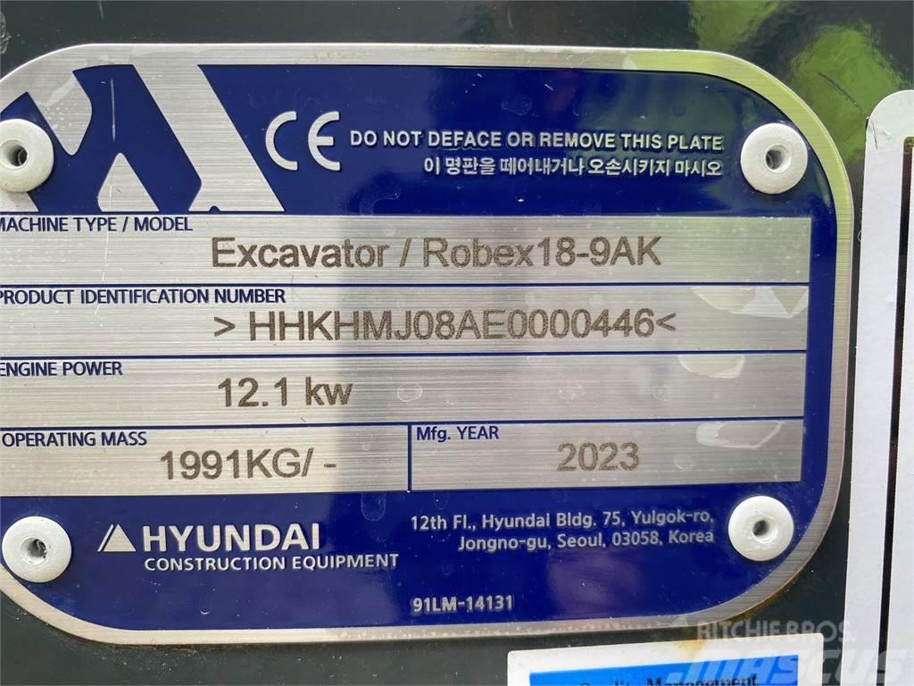 Hyundai R18-9AK Escavatori gommati