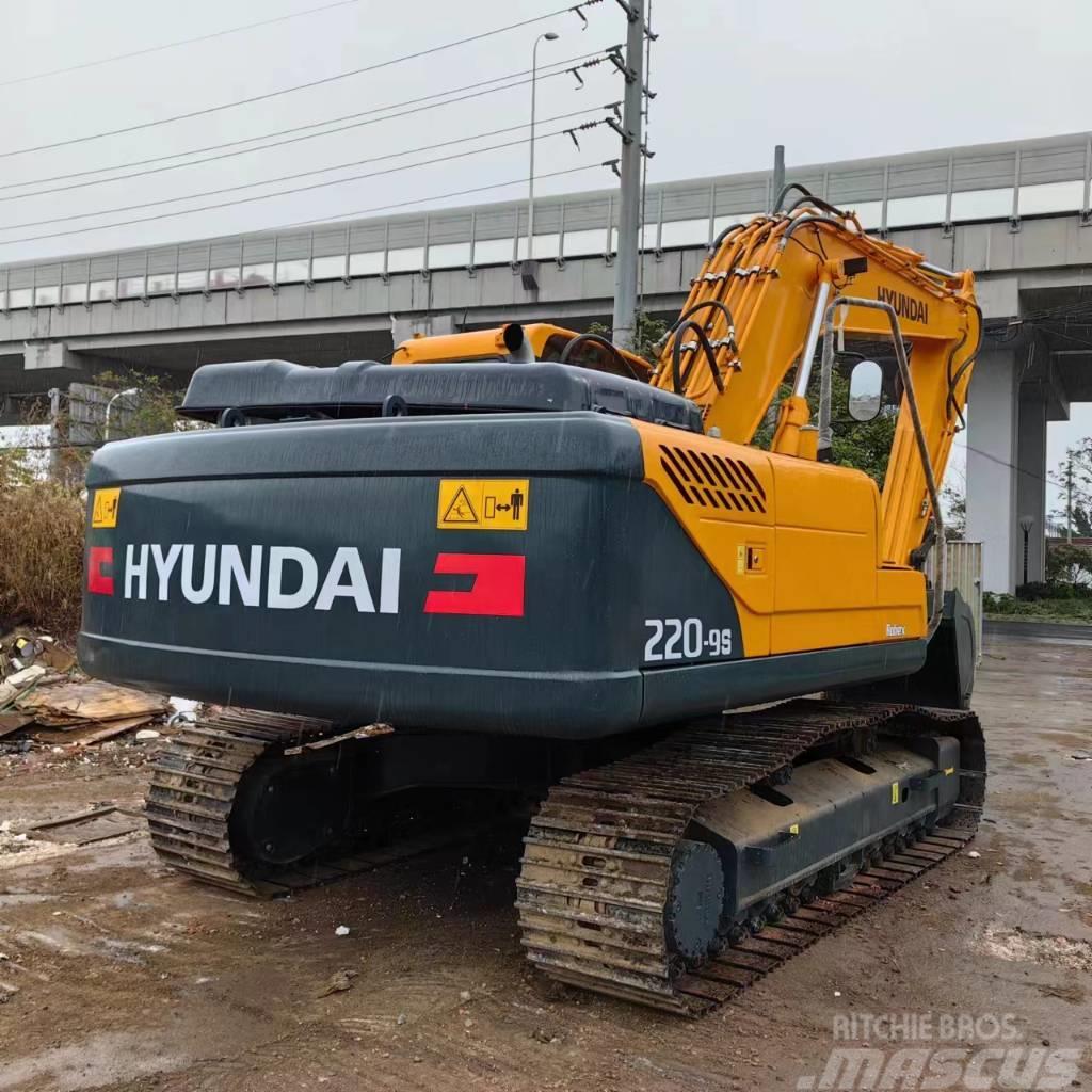 Hyundai R220-9S Escavatori cingolati