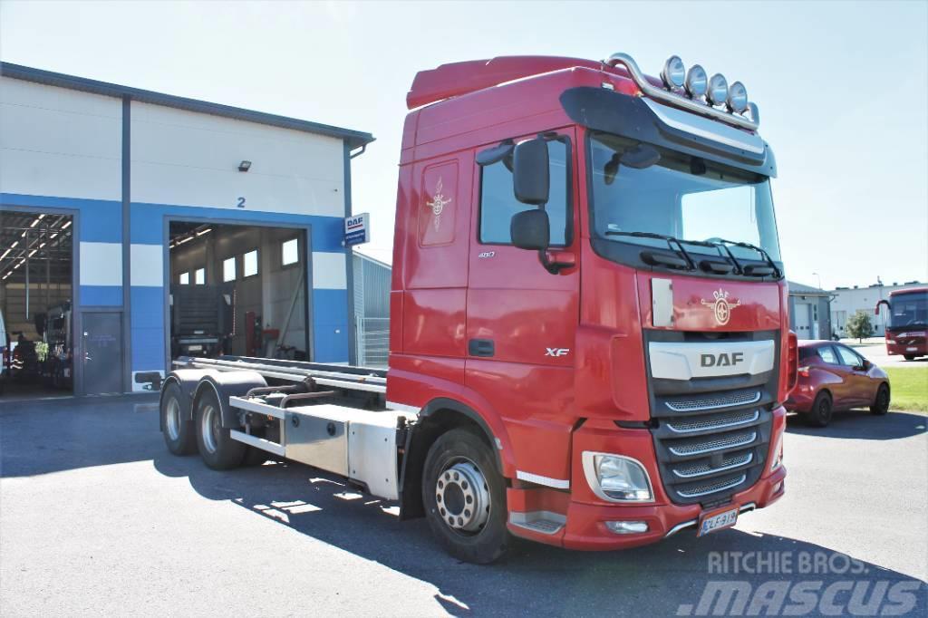 DAF XF 480 FAS 6x2 Camion portacontainer