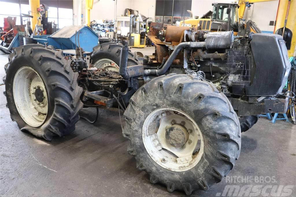 Valtra Valmet 6200 dismantled. Only spare parts Trattori