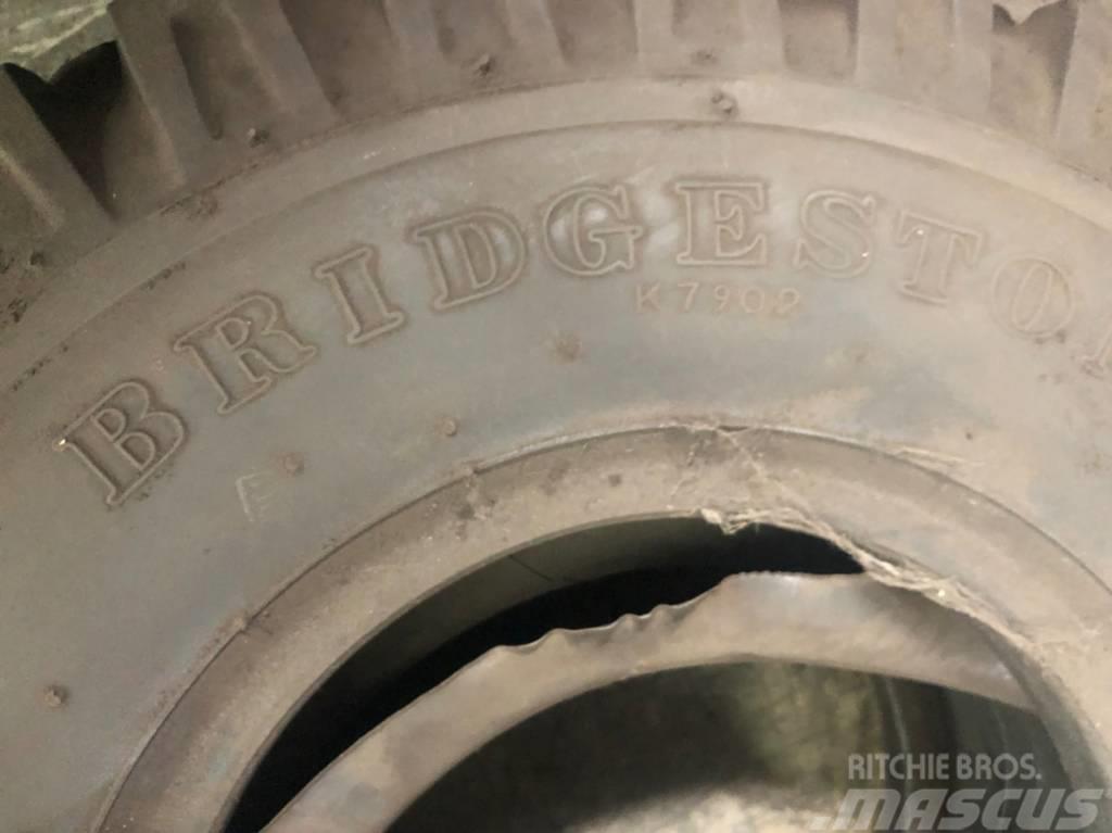 Bridgestone 21x8-9 Pneumatici, ruote e cerchioni