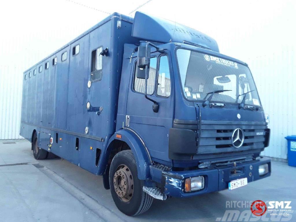 Mercedes-Benz 1820 RHD Camion per trasporto animali