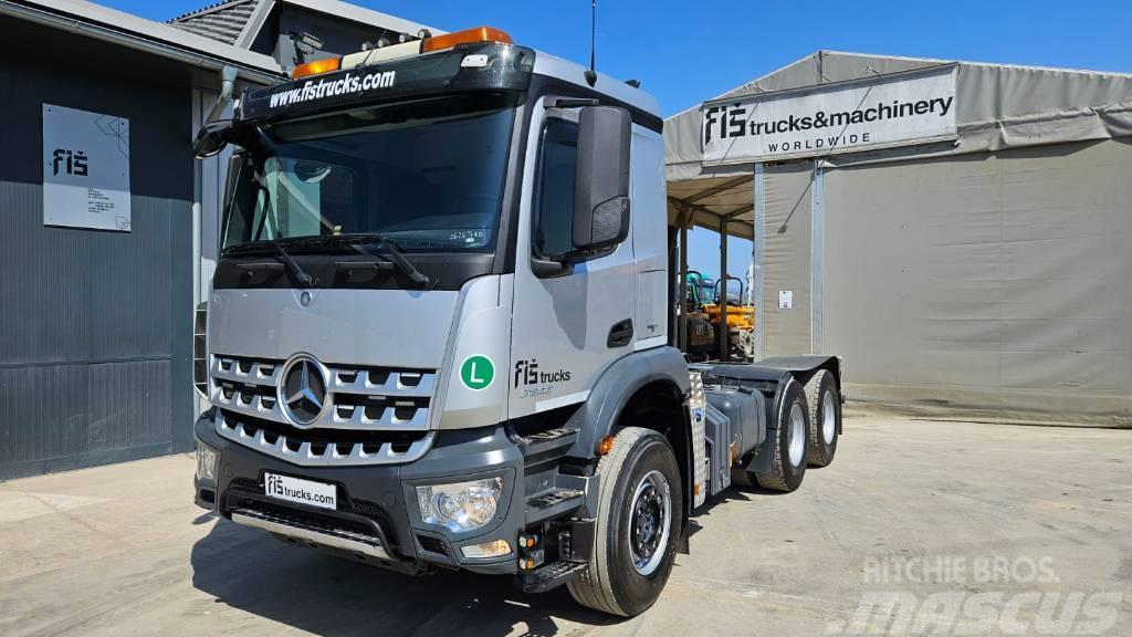 Mercedes-Benz AROCS 2843 6x4 chassis ready for tipper Autocabinati