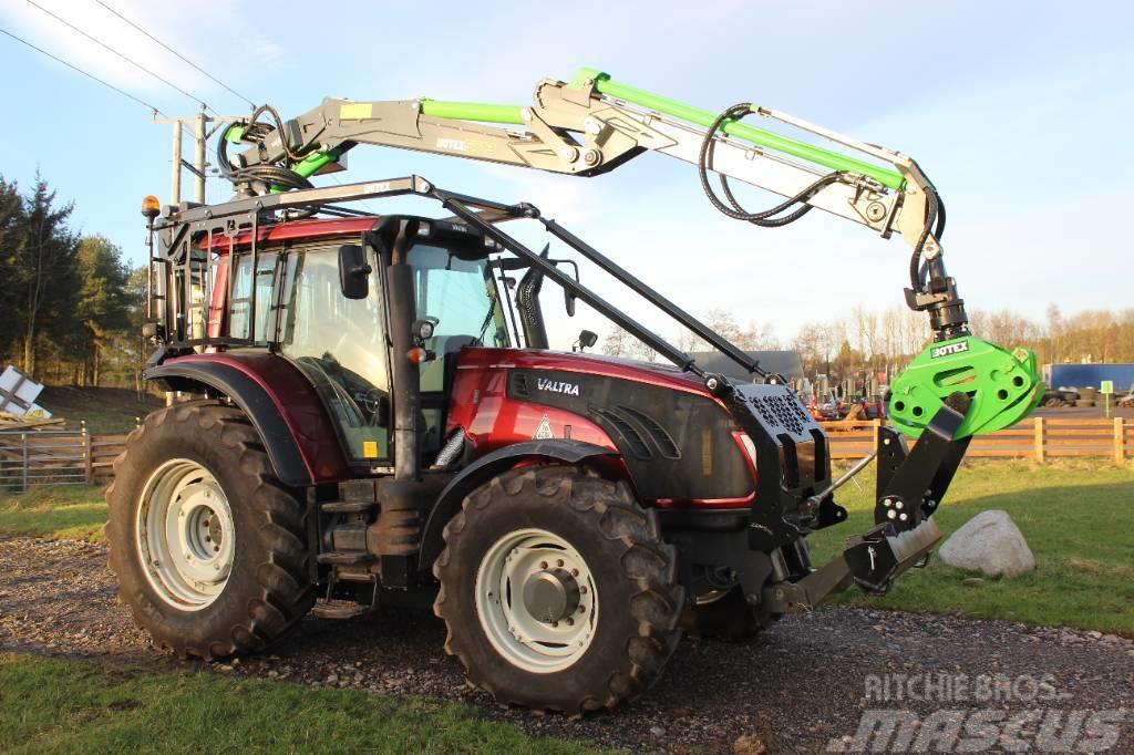 Valtra T163 Tractor with Botex 573 Forestry Loader Altri mezzi forestali