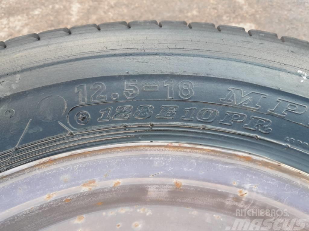 Dunlop 12,5-18 Hjul Pneumatici, ruote e cerchioni