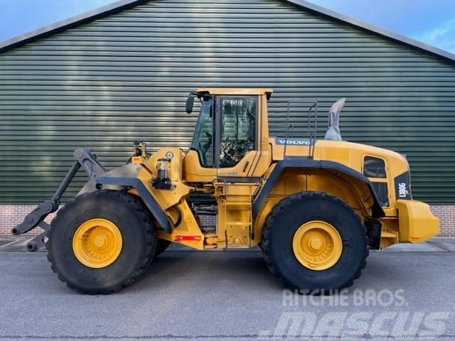 Volvo L 180 G with bucket Pale gommate