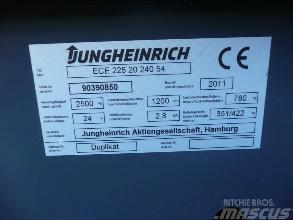 Jungheinrich ECE 225 2400X540mm Commissionatore basso livello