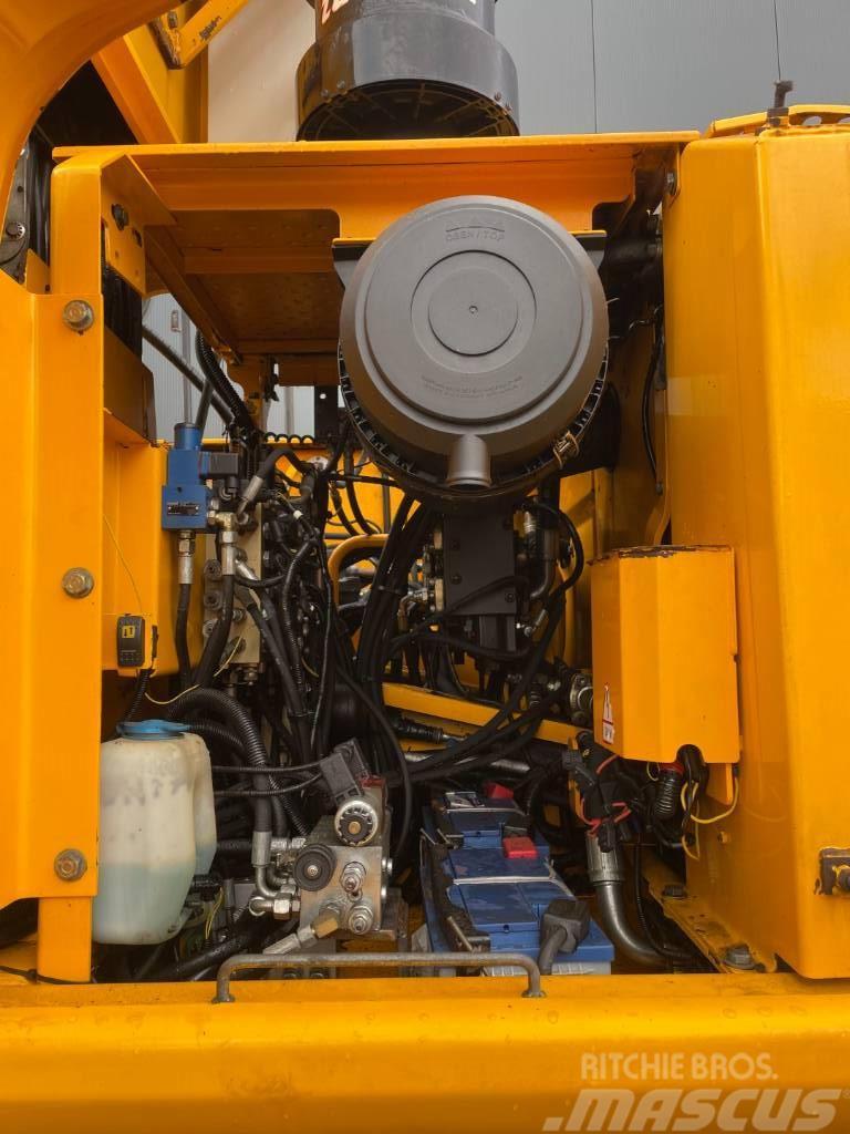 JCB JS200W  --  Generator  --  rotating grapple Movimentazione rifiuti
