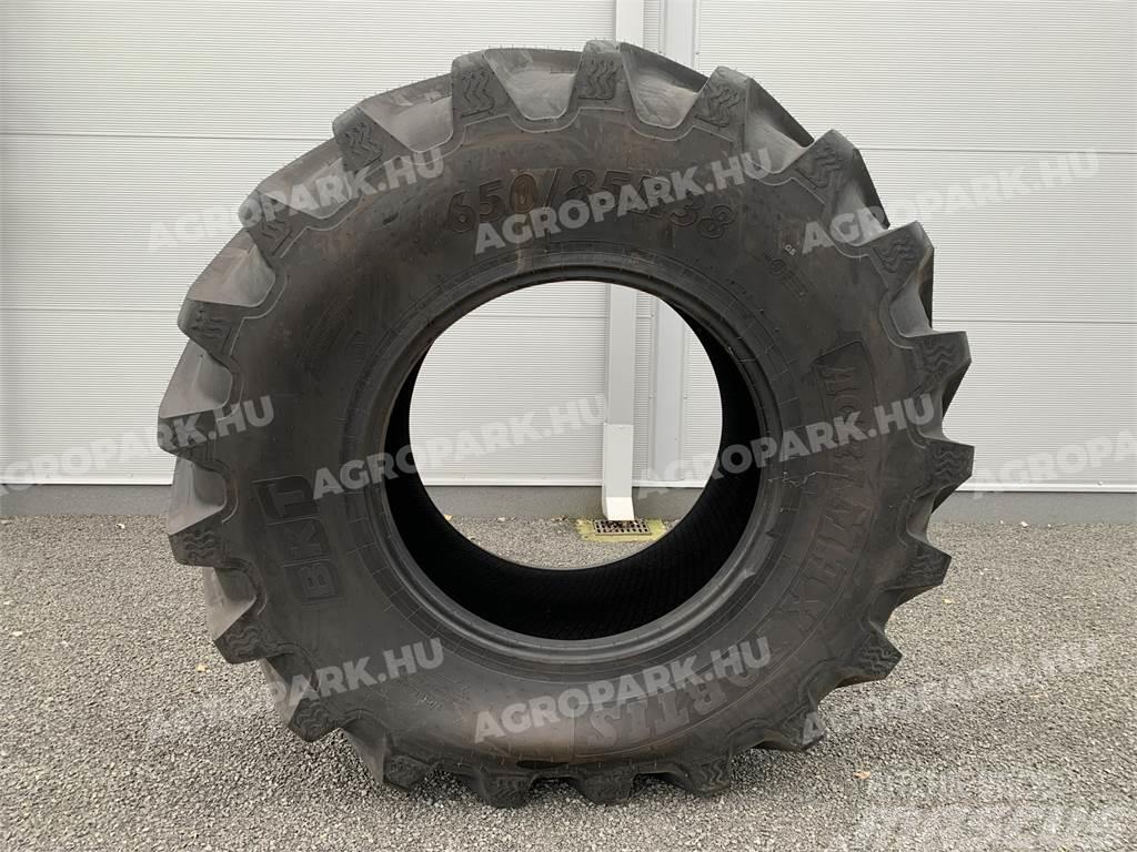 BKT tire in size 650/85R38 Pneumatici, ruote e cerchioni